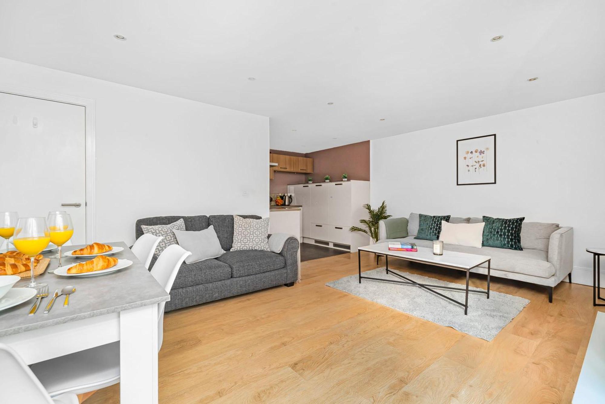 King'S Cross - 2Br With Terrace - Cityapartmentstay London Eksteriør bilde